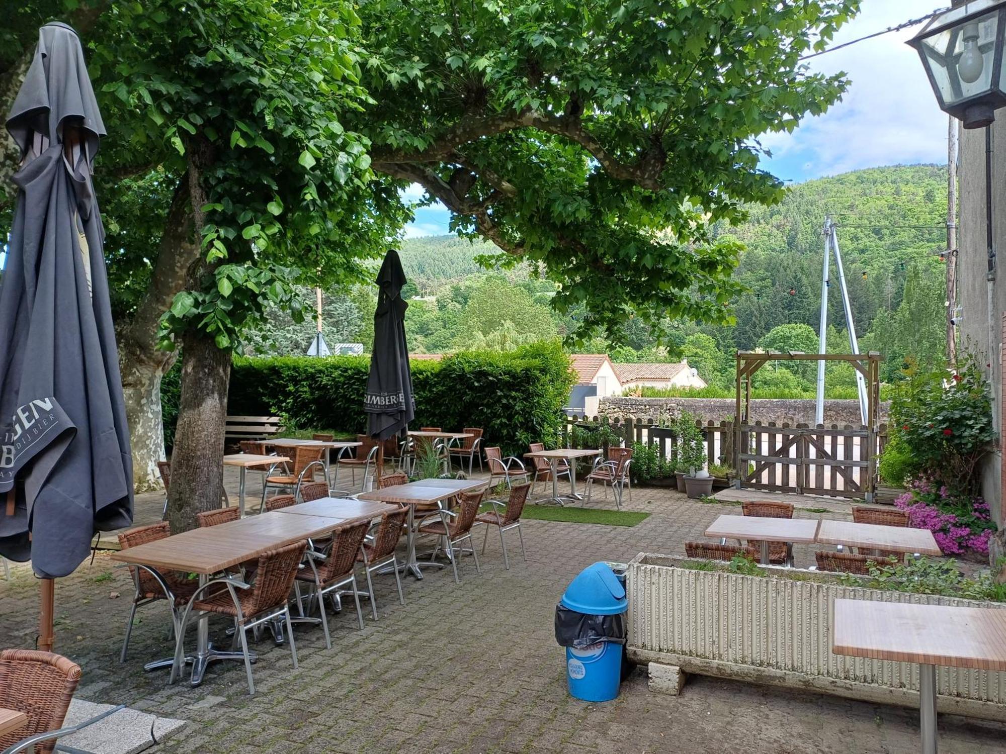 Auberge Des Platanes Villevocance Exteriör bild